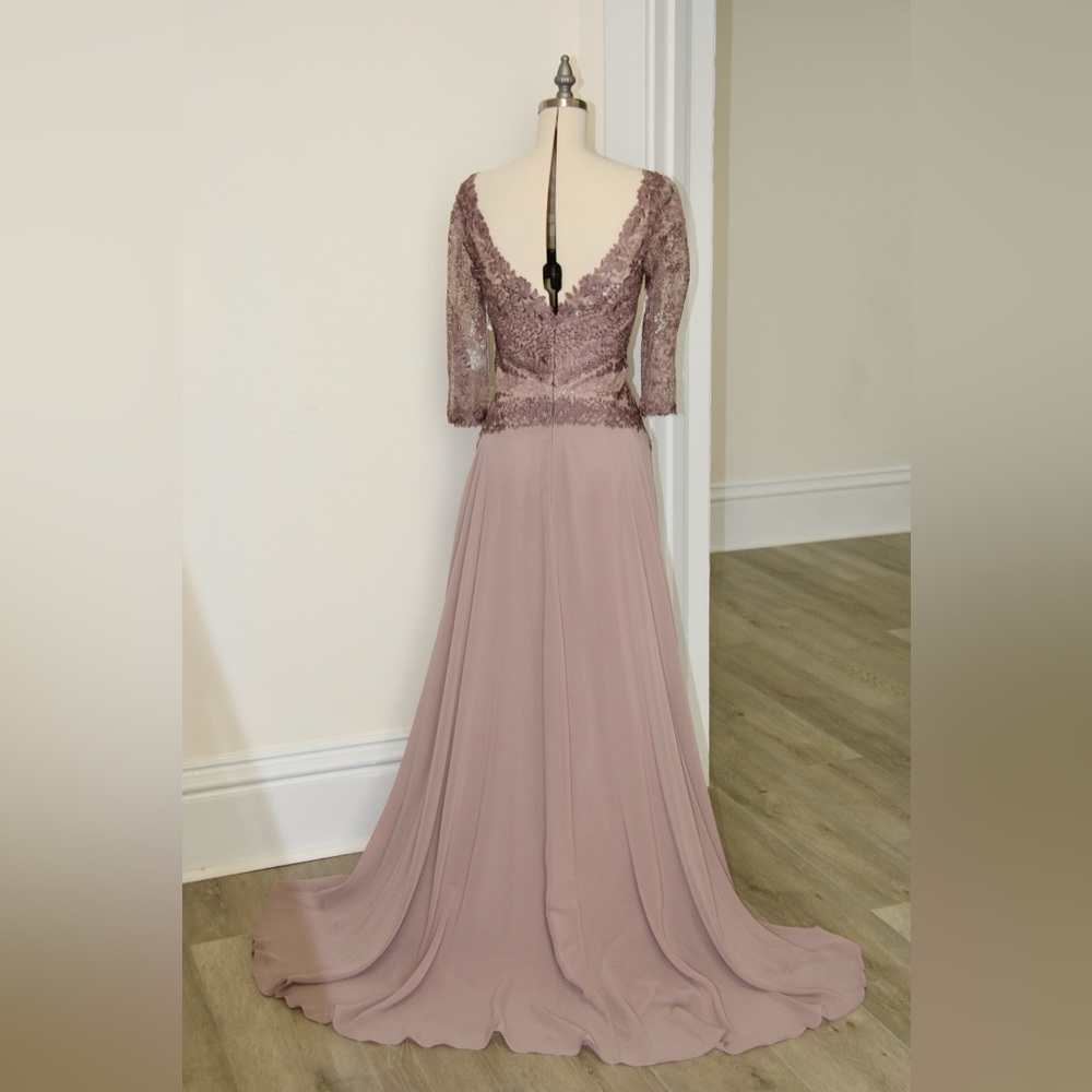 Chic Pink Maxi Dress with Flowing Silhouette